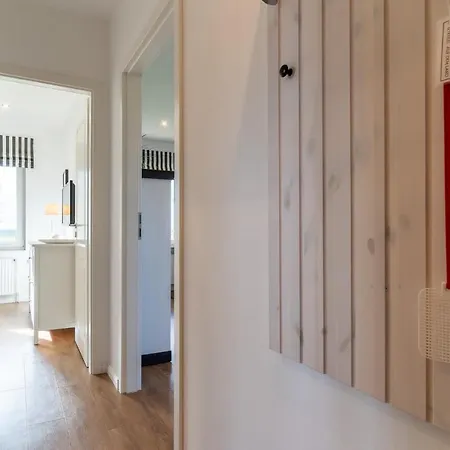 Unter Reet Blinkfueer Daire Tumlauer Koog